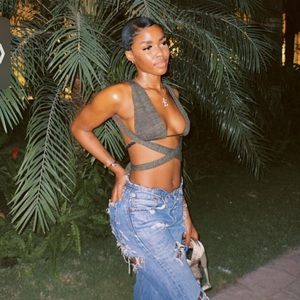 Meet your Posher, Emane